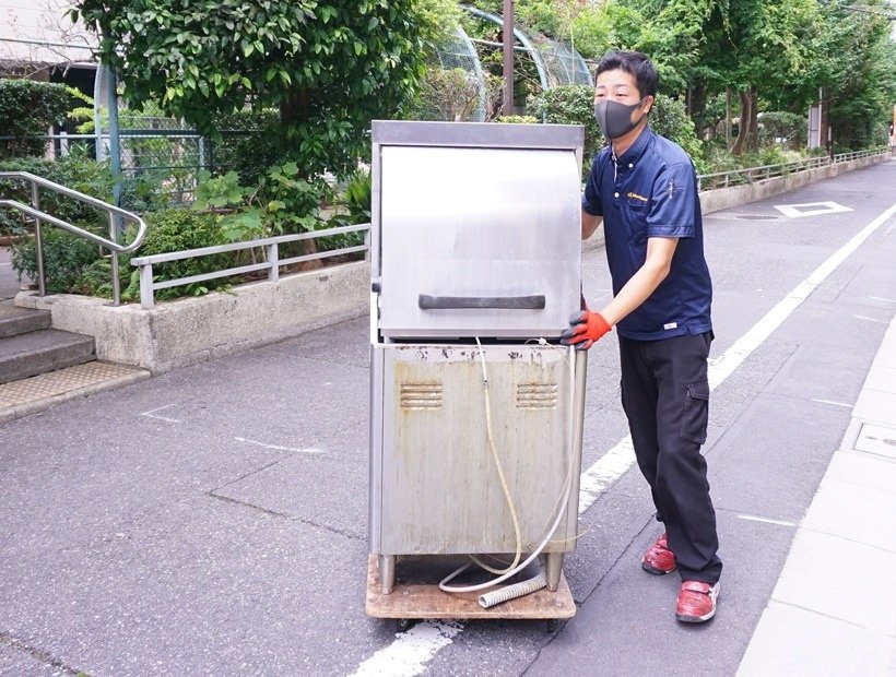 東京都江東区の住宅街に構えた食堂から食器洗浄機1台の取り外しと回収