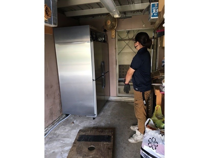 千葉県佐倉市の住宅街に構えた隠れ家的飲食店から冷凍冷蔵庫を回収