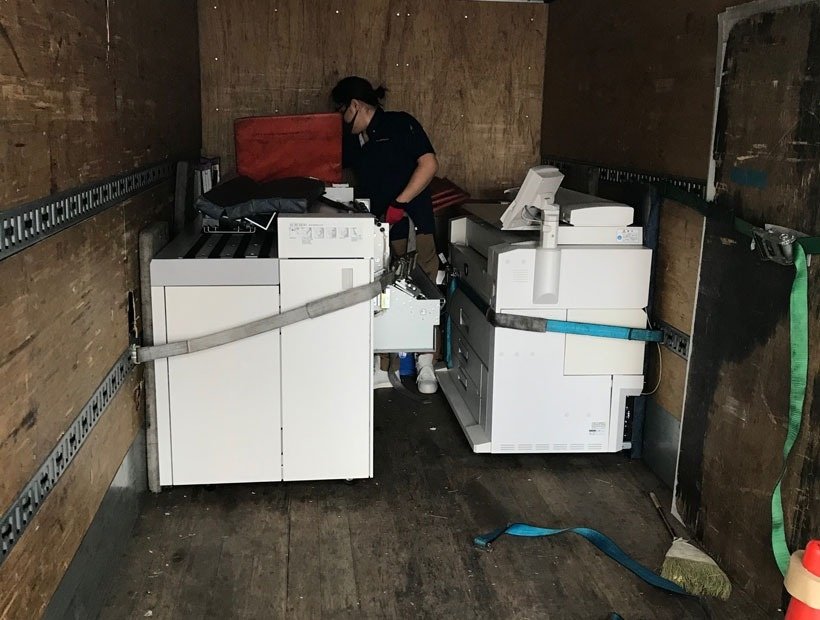 新潟県三条市の大規模工場から広幅複合機を回収