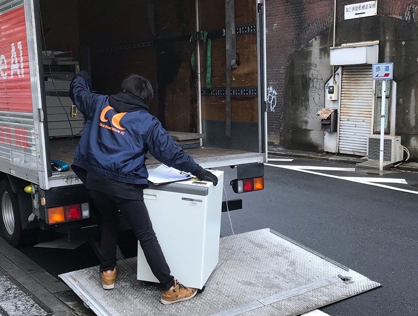 神奈川県横浜市のインテリジェントビル内に構えた大規模オフィスから印刷機を回収